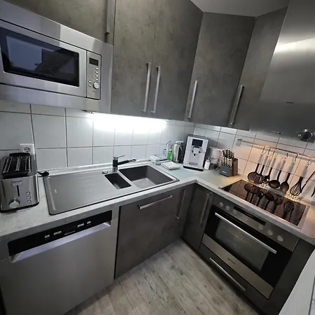 N824 Apartment *